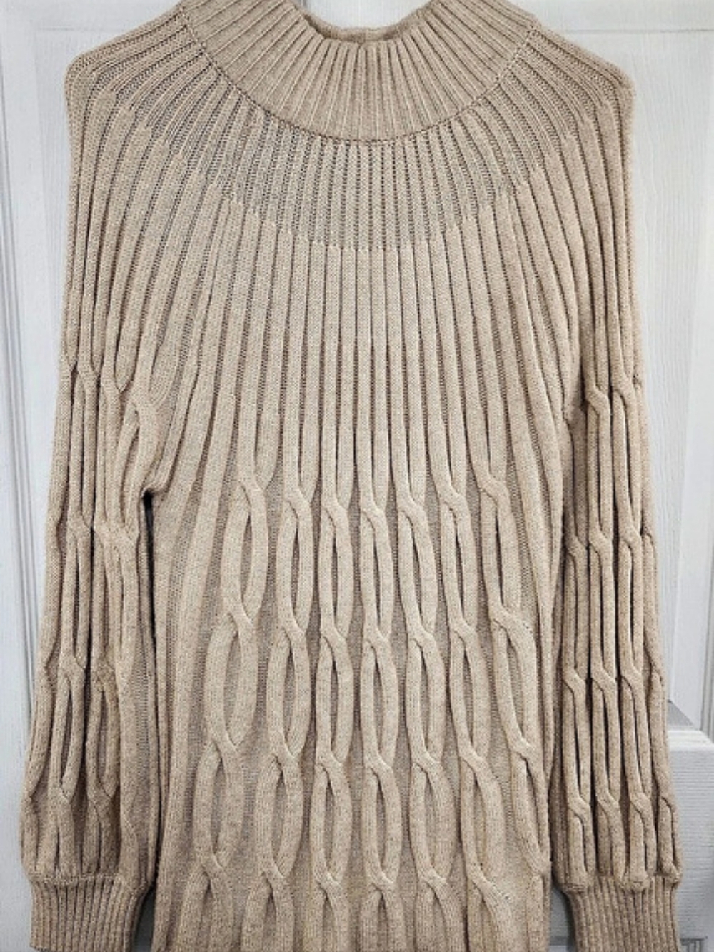 Design History Cable Knit Sweater in Beige Like New